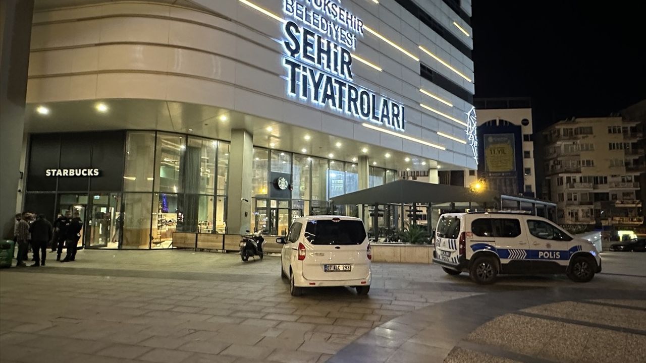 Antalya'da Kahve Zincirine Molotofkokteyli Saldırısı