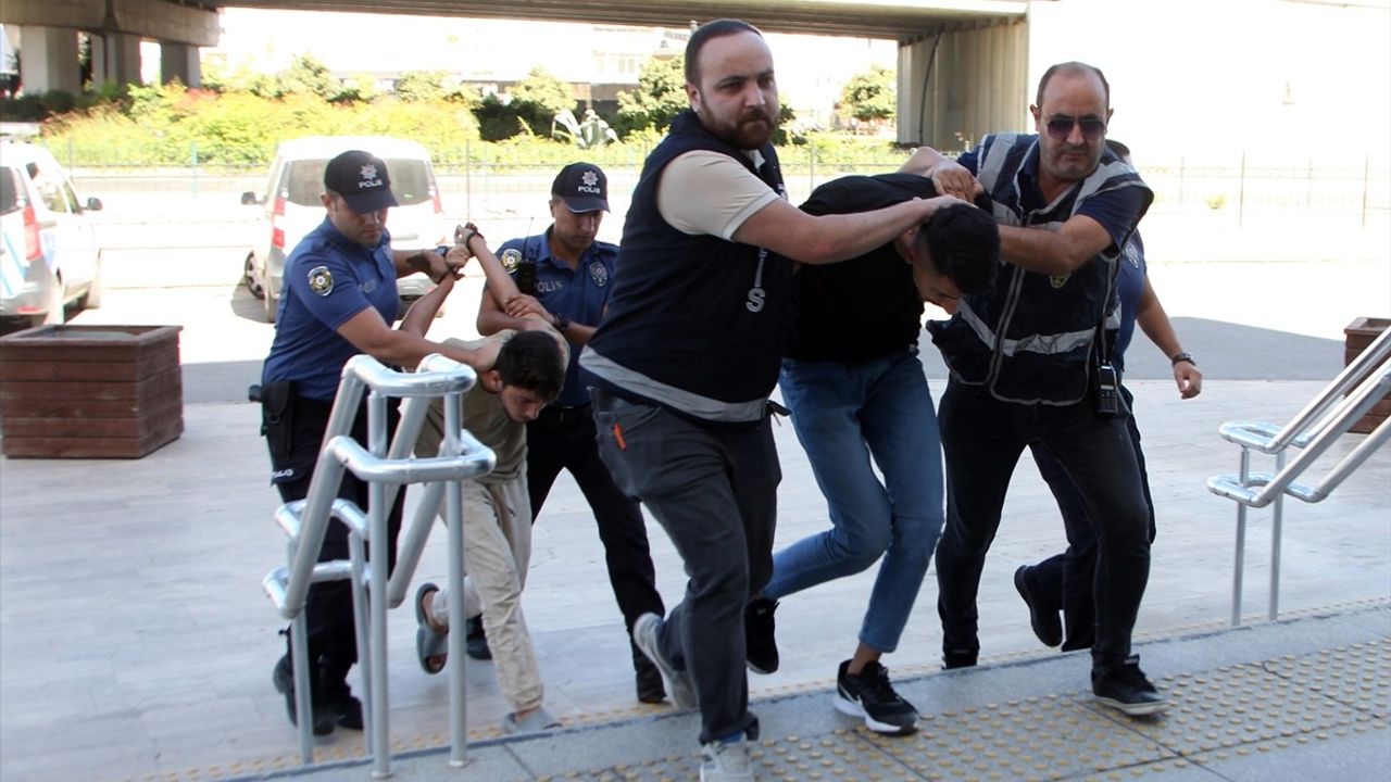 Antalya'da Polis Memuruna Silahlı Saldırı: Şüpheliler Adliyeye Sevk Edildi