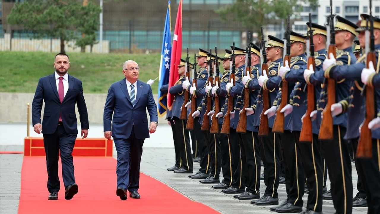 Bakan Güler, Kosova Savunma Bakanı Maqedonci ile Görüştü