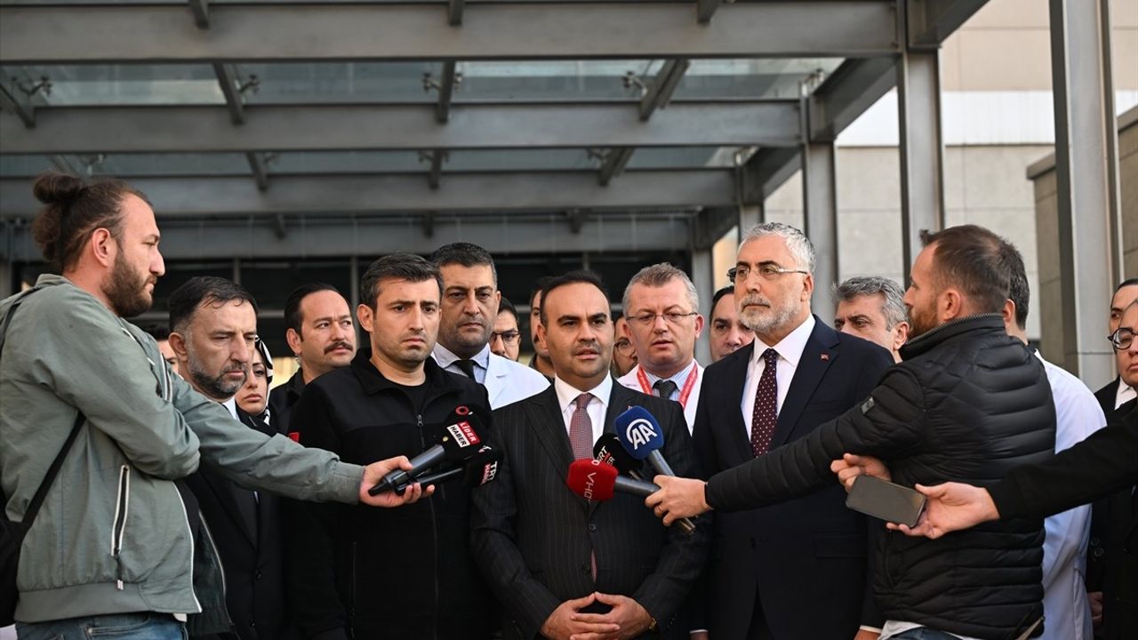 Bakan Kacır, TUSAŞ'a Yönelik Saldırı Sonrası Yaralıları Ziyaret Etti