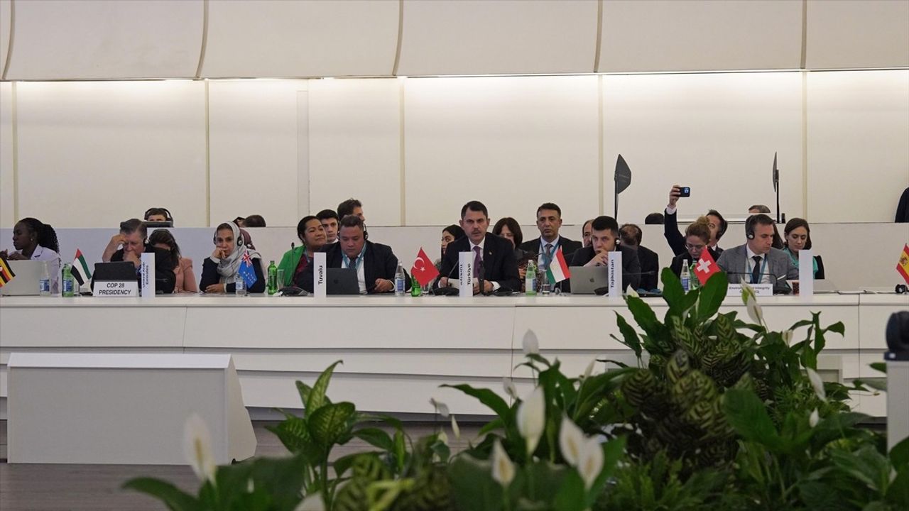 Bakan Kurum'dan Bakü'de İklim ve Filistin Vurgusu