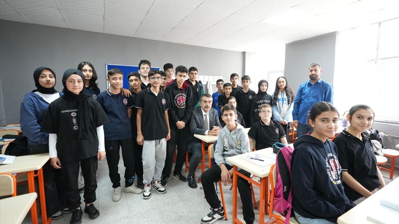 Bakan Tekin'in Bingöl, Muş ve Batman'daki Köy Okulları Ziyareti