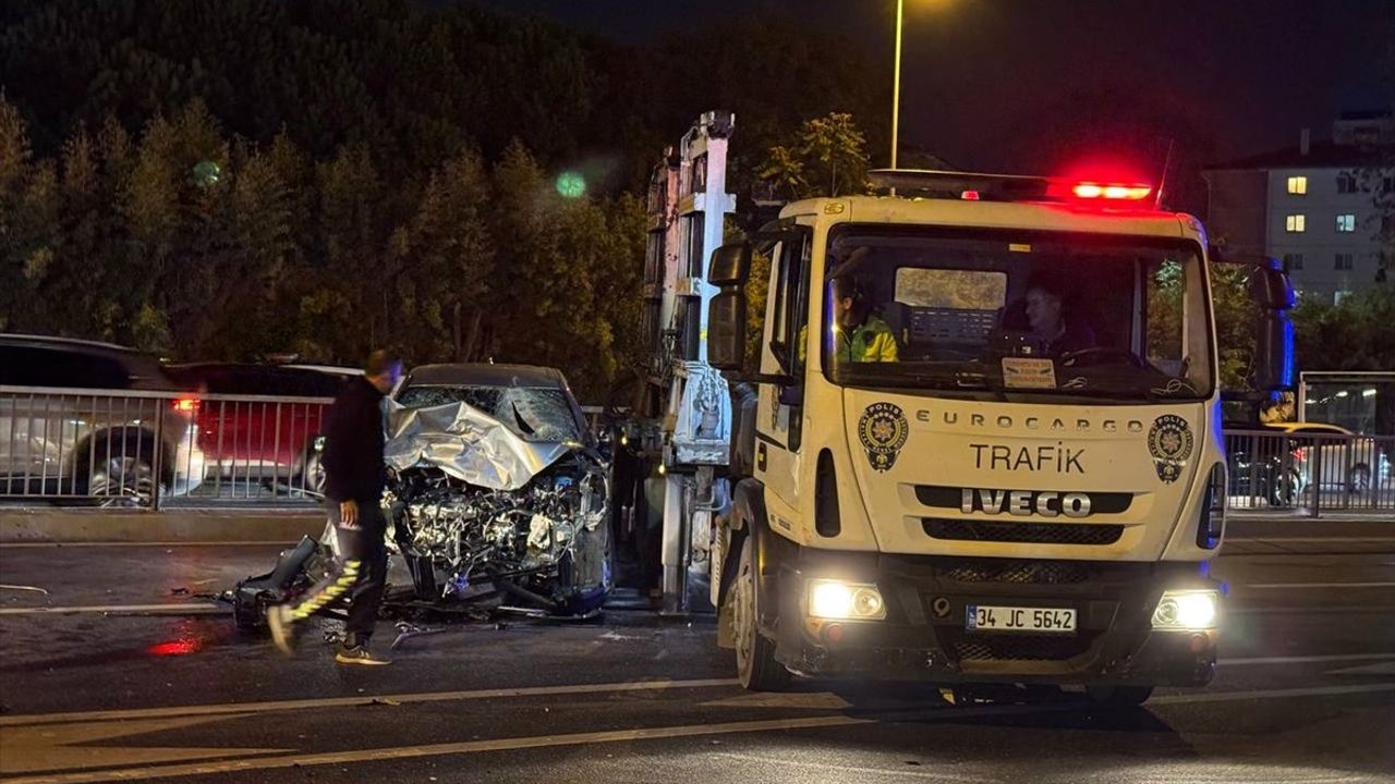 Bakırköy'de Feci Kaza: 4 Yaralı