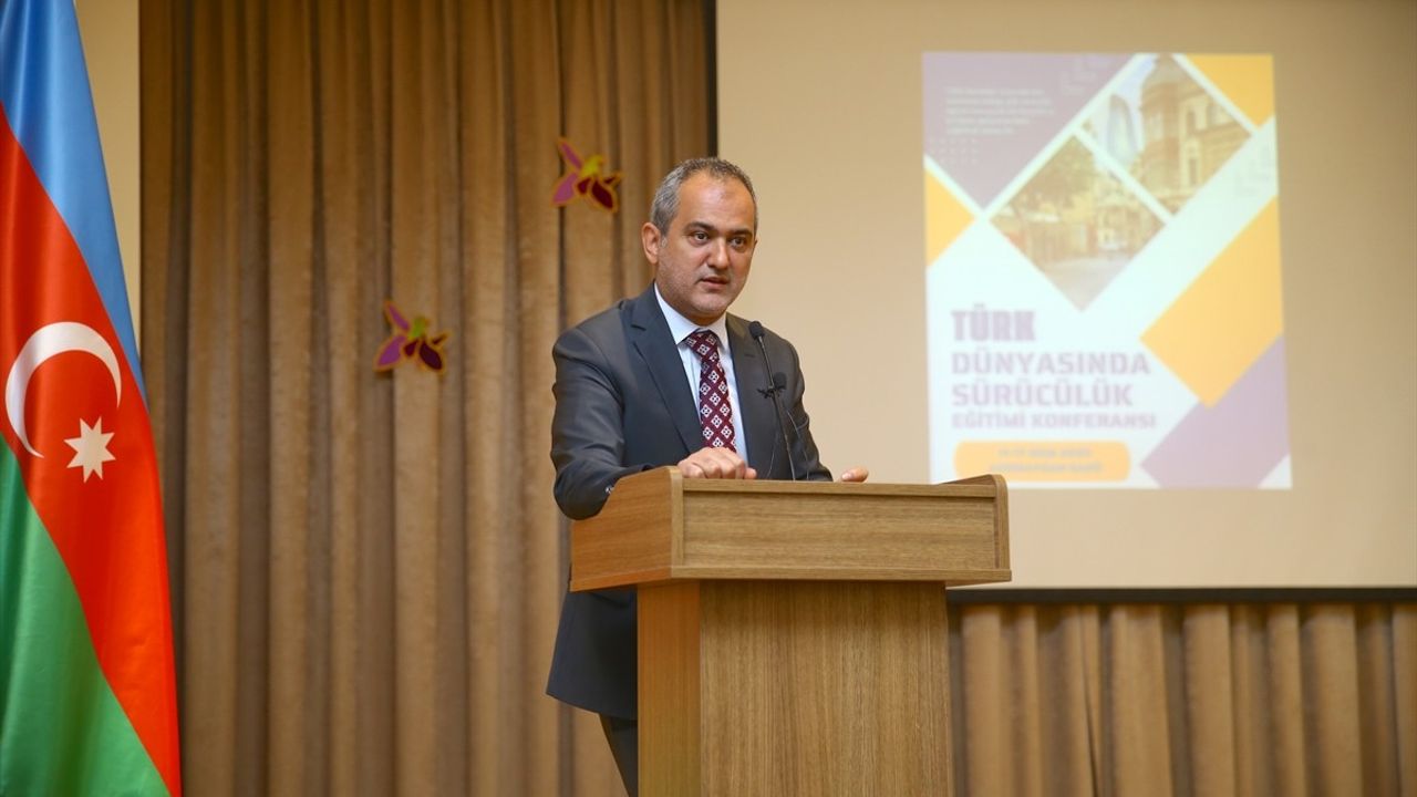 Bakü'de Türk Dünyasında Sürücülük Eğitimi Konferansı Gerçekleşti