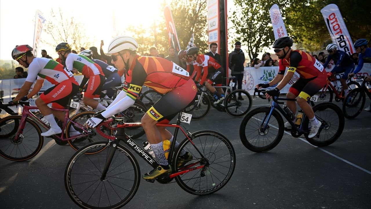 Balkan Yol Bisikleti Şampiyonası'nda 2. Gün Yarışları Heyecanla Başladı