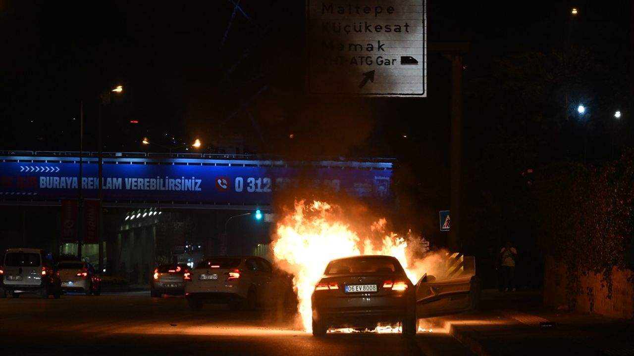 Başkentte Seyir Halindeki Araçta Yangın Çıktı