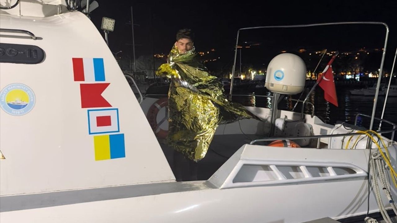 Bodrum Açıklarında Yüzerek Geçiş Yapmaya Çalışan Göçmen Kurtarıldı