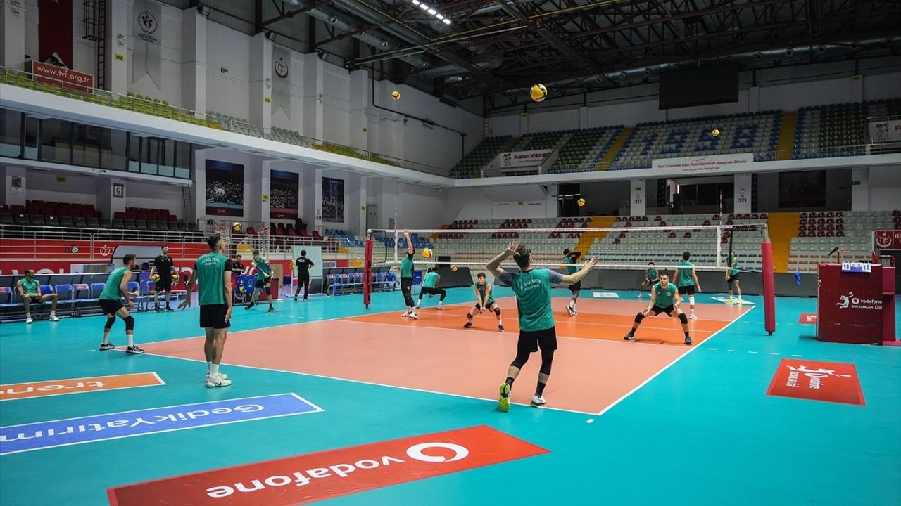 Bursa Büyükşehir Belediyespor'un Efeler Ligi Hedefi: Play-Off