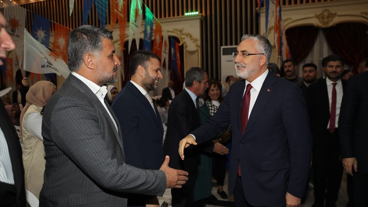 Çalışma Bakanı Işıkhan, Diyarbakır'da AK Parti Kongresi'nde Konuştu