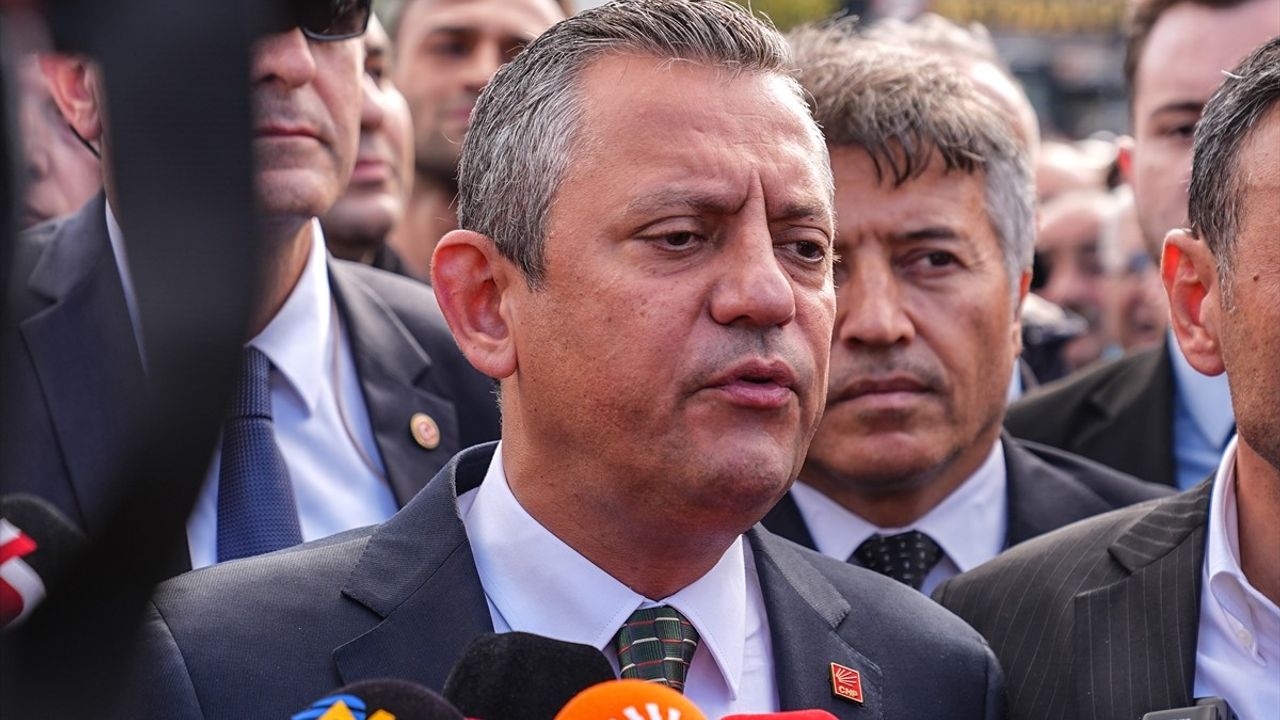 CHP Genel Başkanı Özgür Özel, Esenyurt'ta MYK Toplantısı Düzenledi