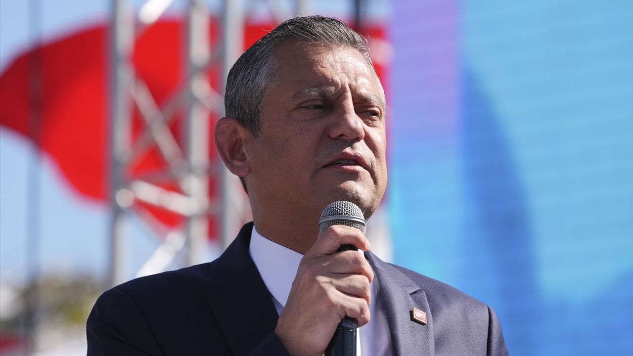 CHP Genel Başkanı Özgür Özel İstanbul'da Toplu Açılış Töreninde Önemli Mesajlar Verdi