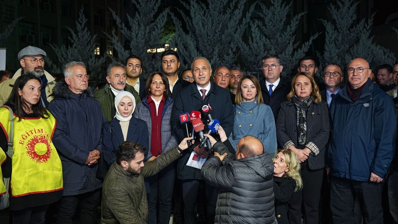 CHP, Milli Eğitim Bakanlığı Önünde Mülakat Sürecini Protesto Etti