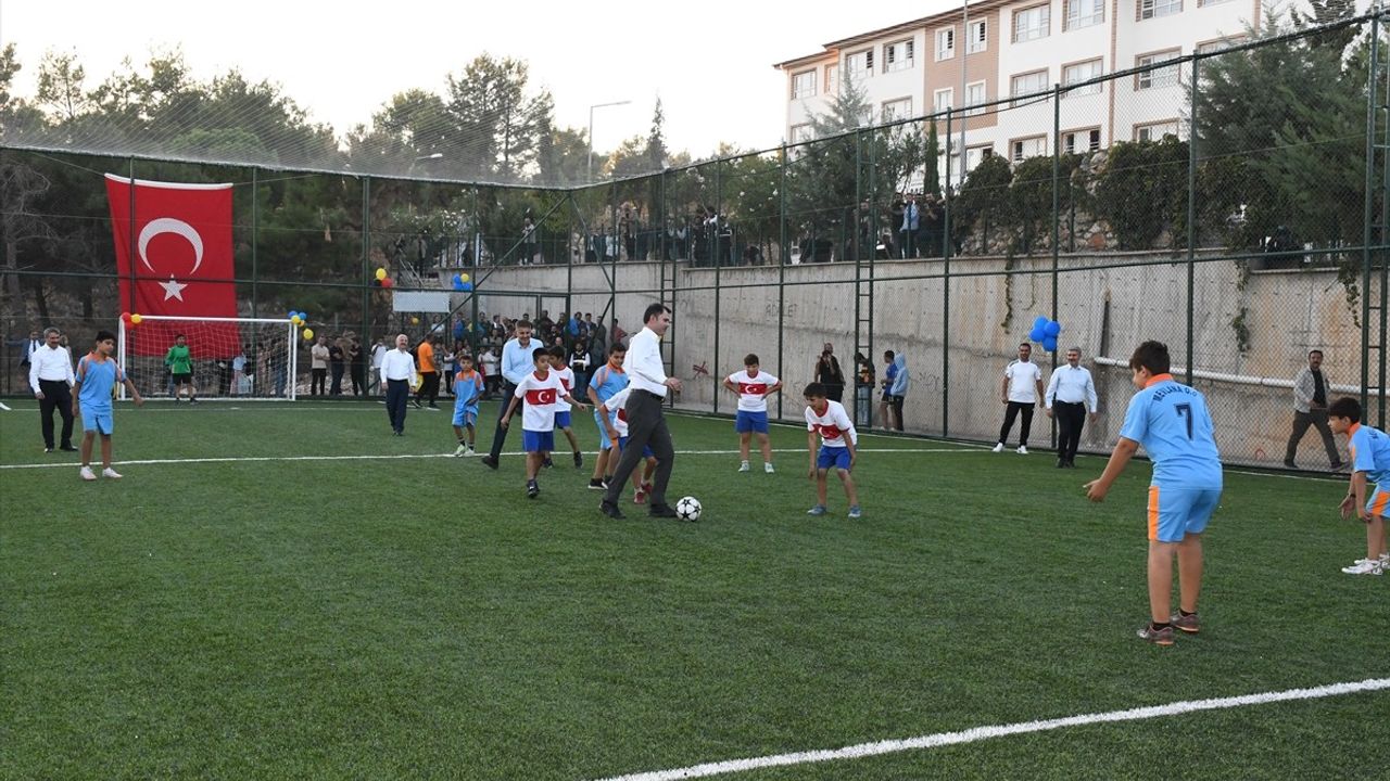 Çocuklarla Halı Saha Maçı: Bakan Kurum'un Adıyaman Ziyareti