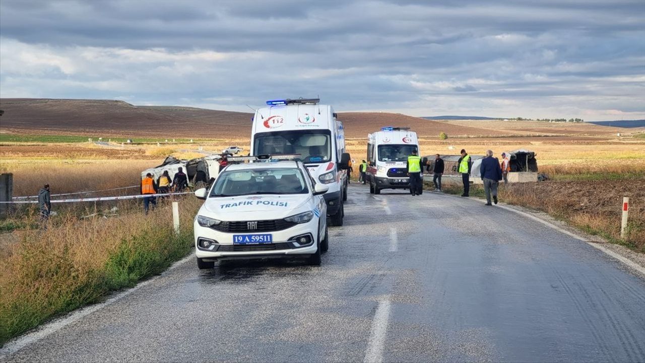 Çorum'da Minibüs - Tanker Kazası: 1 Ölü, 18 Yaralı
