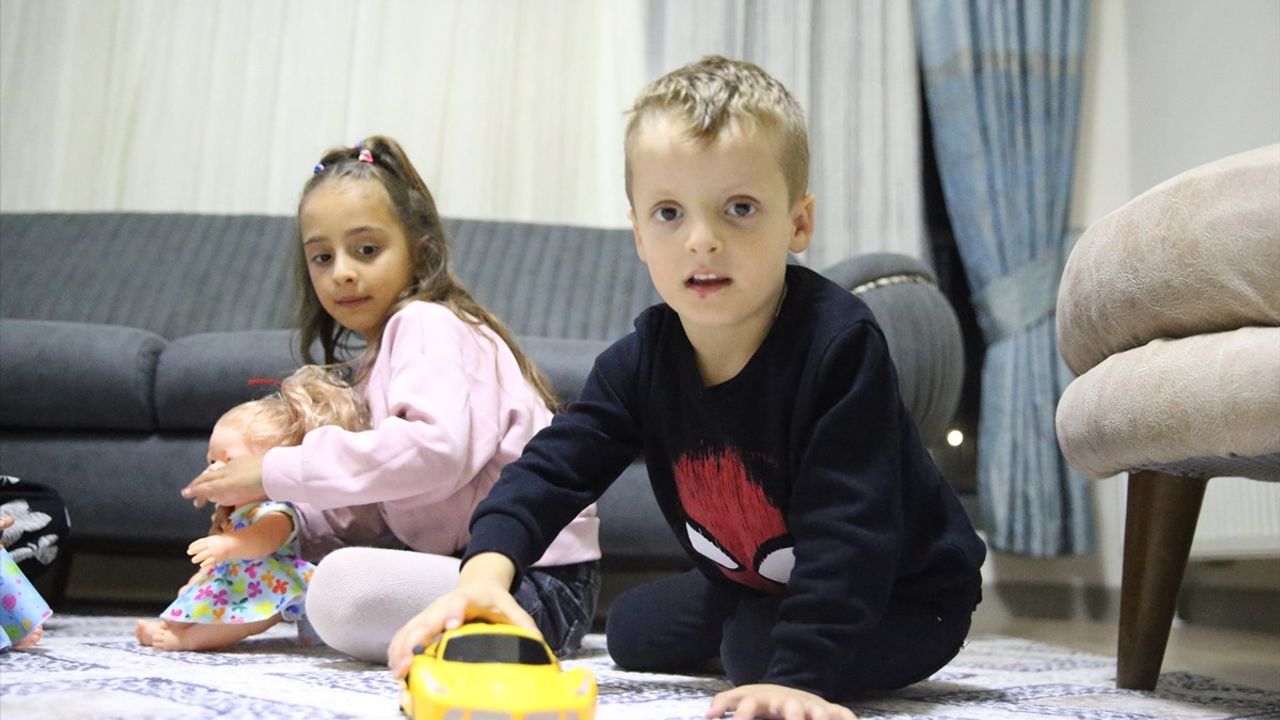 Cumhurbaşkanı Erdoğan Depremzedeleri Ziyaret Etti: Yeni Evlerine Kavuşmanın Mutluluğu