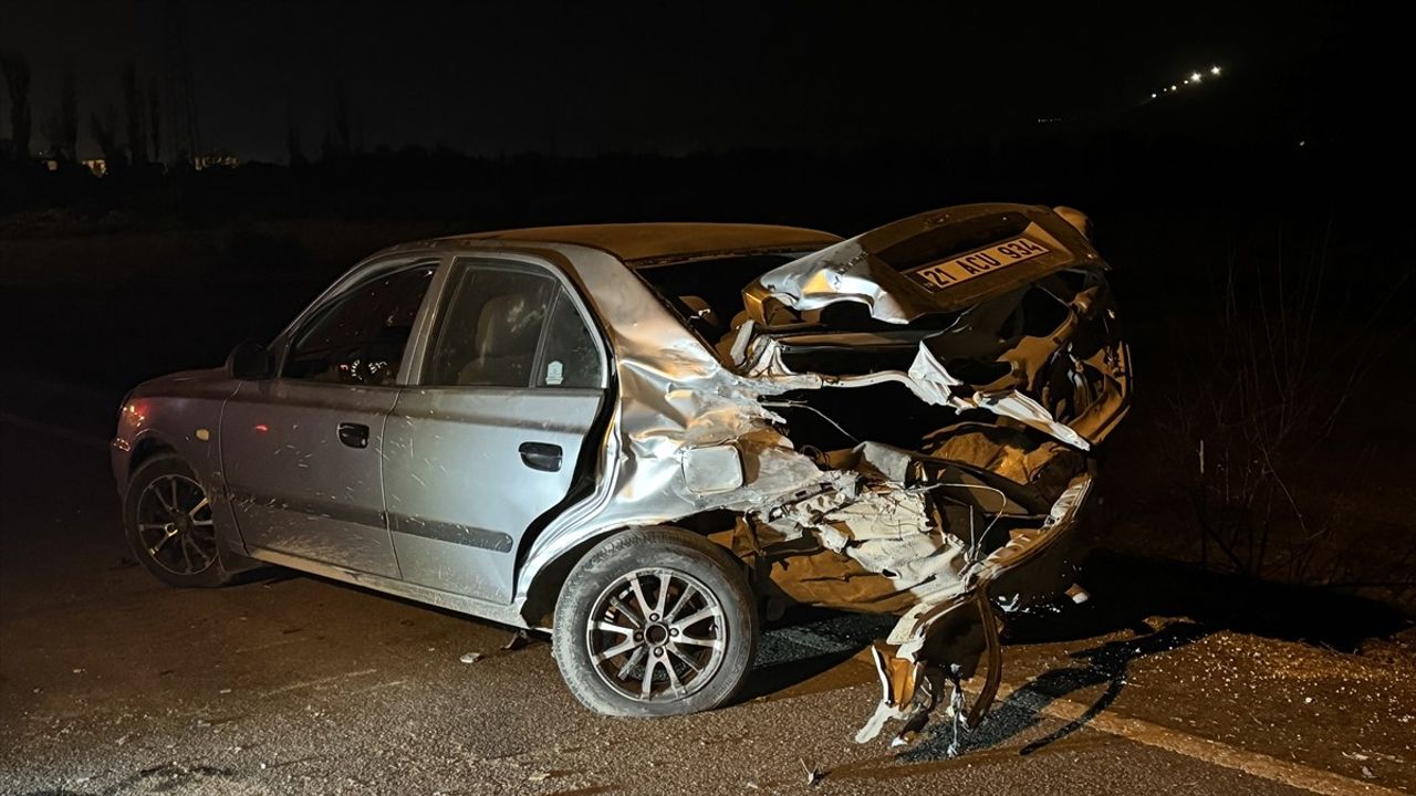 Diyarbakır'da Feci Trafik Kazası: 3 Ölü, 3 Yaralı