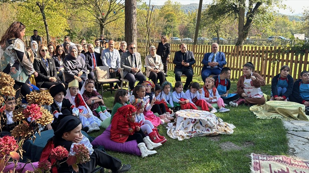 Düzce'de Çocuklar Kültürel Mirası Eğlenerek Öğreniyor