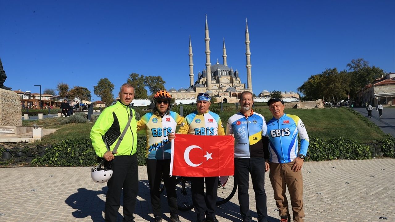 Edirne'de 15. Cumhuriyet Kupası Bisiklet Yol Yarışı