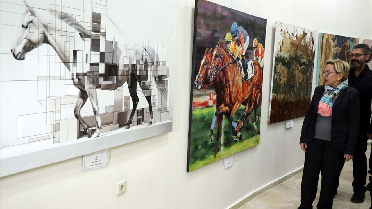 Elazığ'da Türkiye Jokey Kulübü Resim Sergisi Açıldı