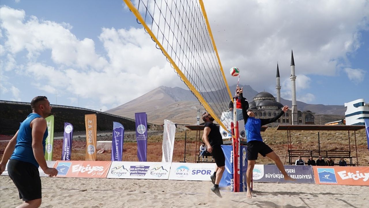 Erciyes'te Plaj Voleybolu Turnuvası Tamamlandı