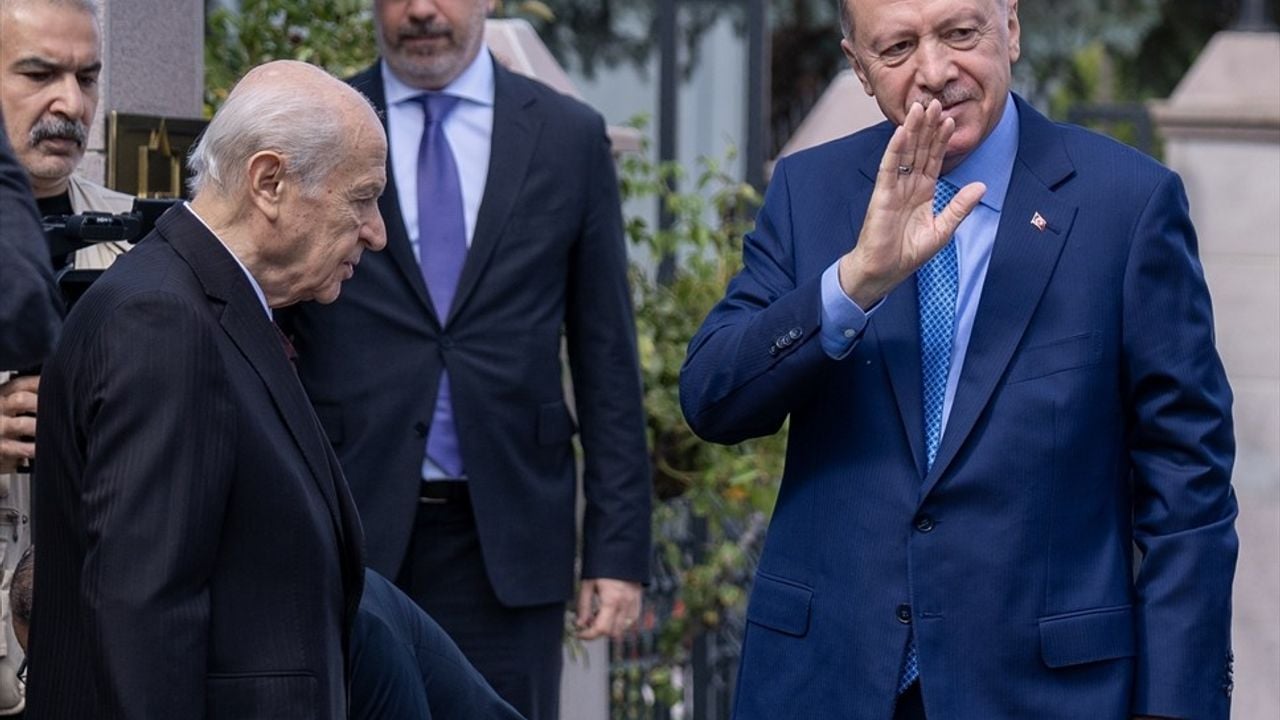 Erdoğan, Bahçeli'yi Ziyaret Etti