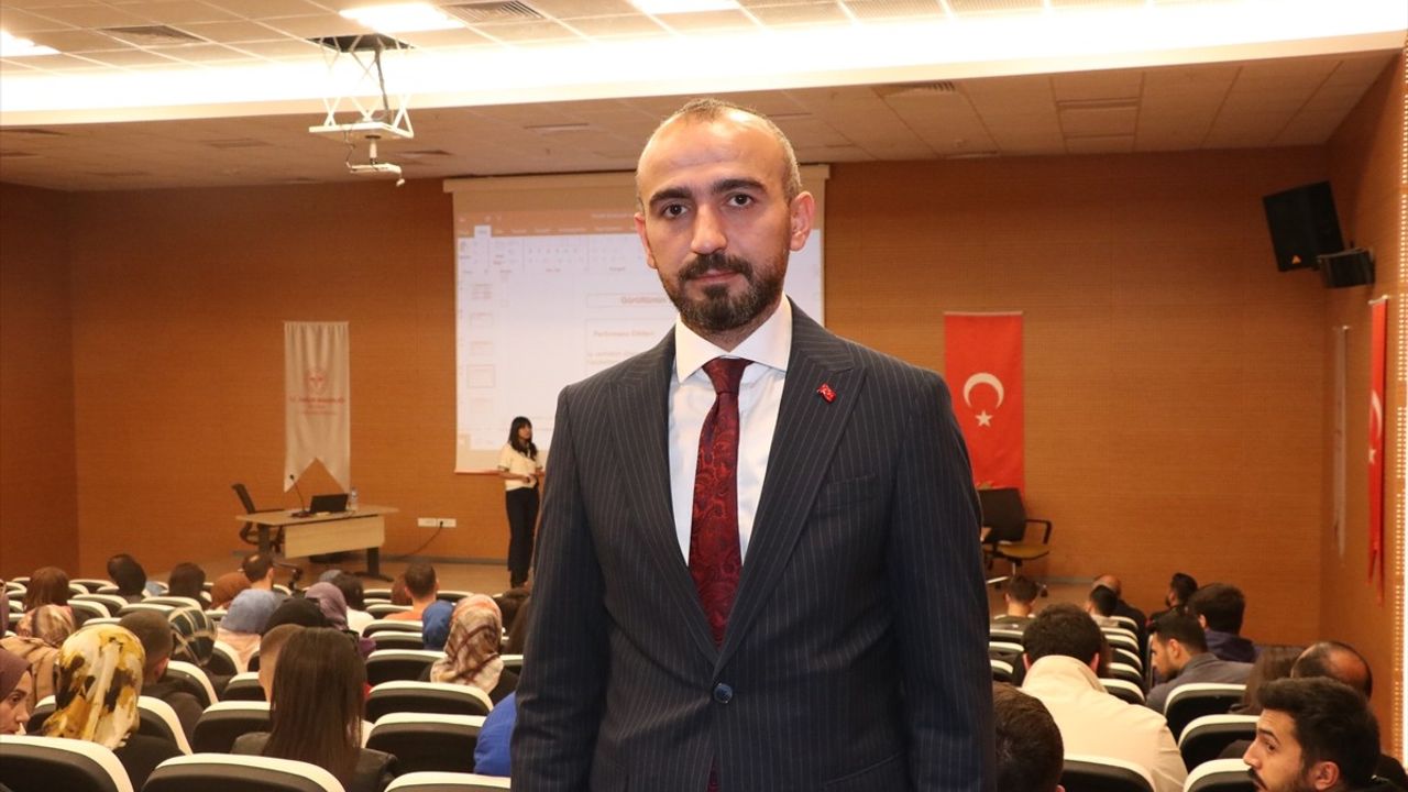 Erzurum'da 112 Acil Sağlık Ekiplerine Stres Yönetimi Eğitimi