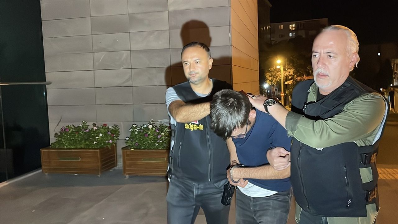 Eskişehir'de Kar Vaadiyle Dolandırıcılık Yapan Kuyumcu Yakalandı