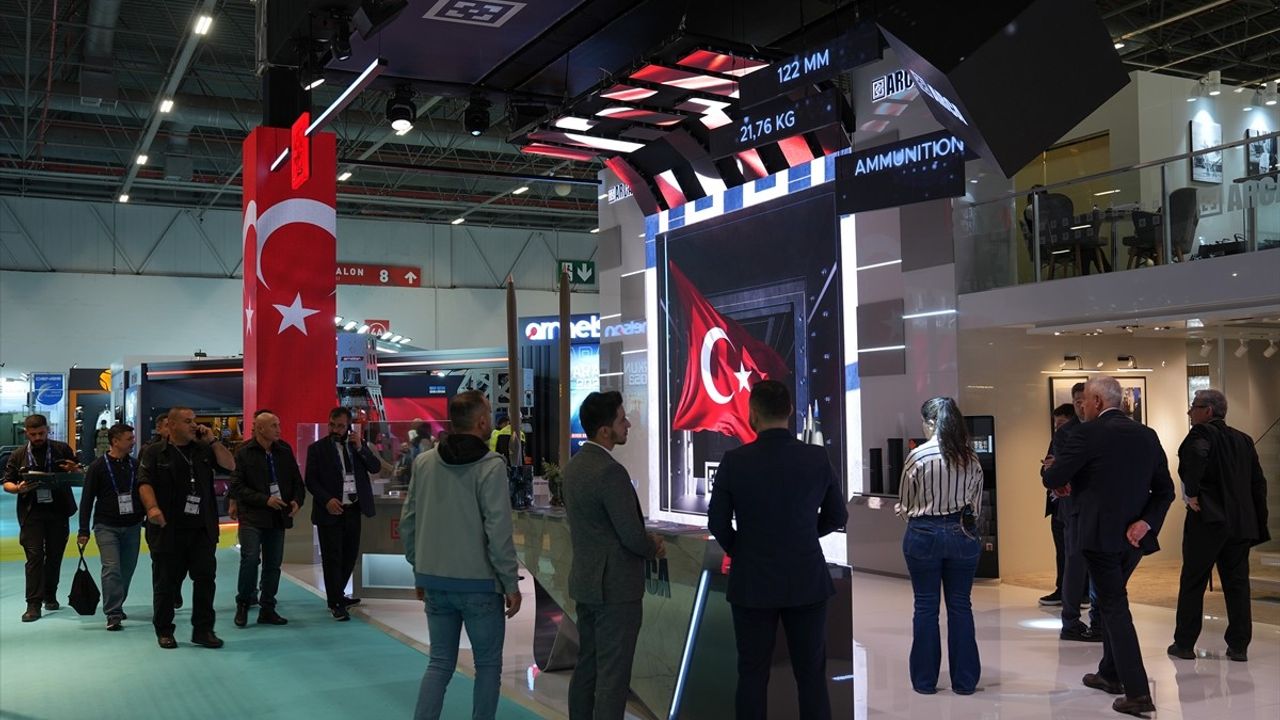 Fuar Alanı Türk Bayraklarıyla Donatıldı: Birlik Mesajı Verildi