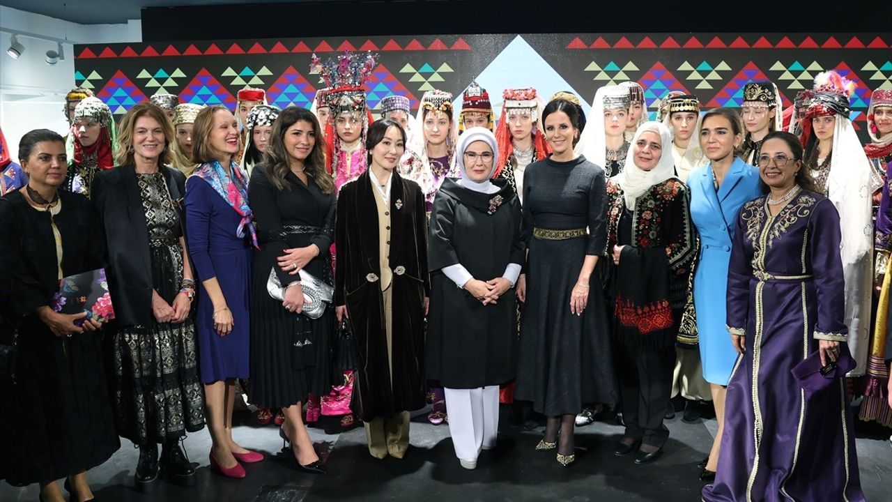 Geleneksel Türk Gelinlikleri Belgrad'da Sergilendi