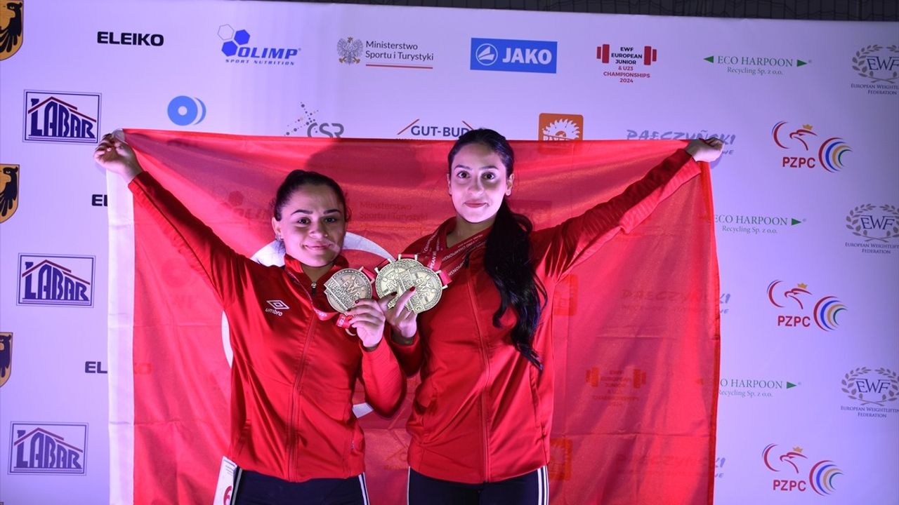 Genç Halterci Ezgi Kılıç Polonya'da Avrupa Şampiyonu Oldu