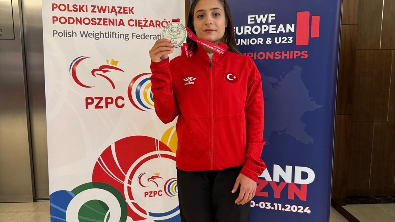 Genç Halterciler Varşova'da Tarih Yazdı