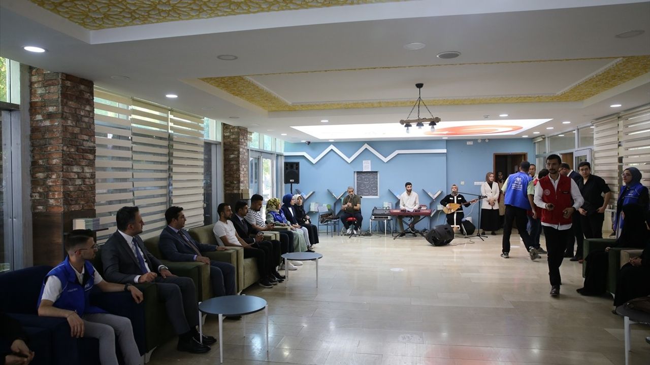 Gençlik ve Spor Bakan Yardımcısı Eminoğlu Muş'ta Gençlik Merkezlerini Ziyaret Etti