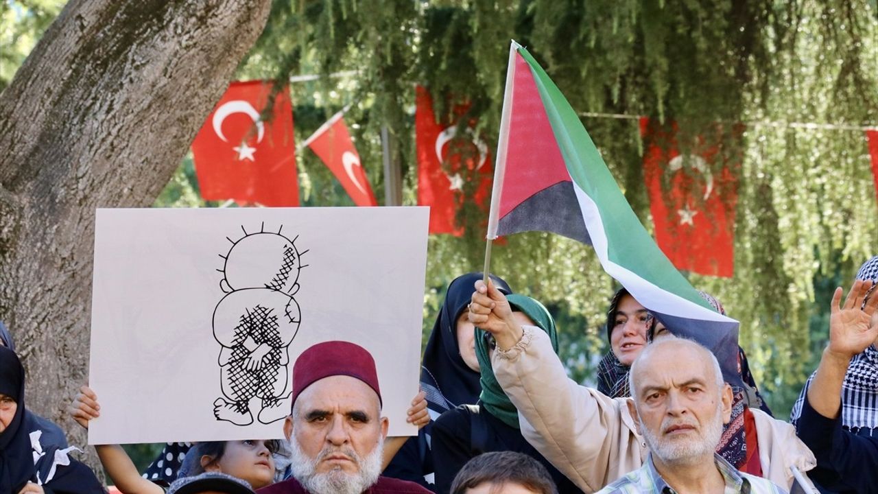 Giresun ve Trabzon'da İsrail'in Filistin'e Yönelik Saldırılarına Protesto