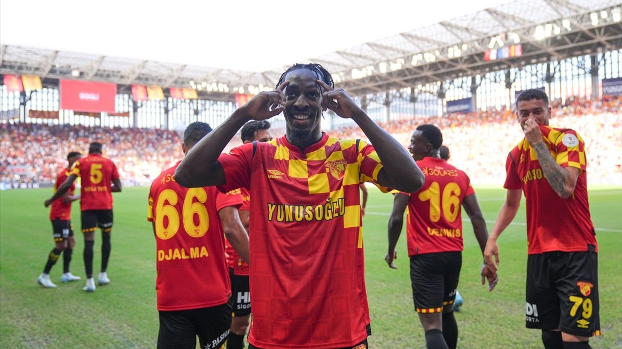 Göztepe, Net Global Sivasspor'u İlk Yarıda İki Diferansla Geçti
