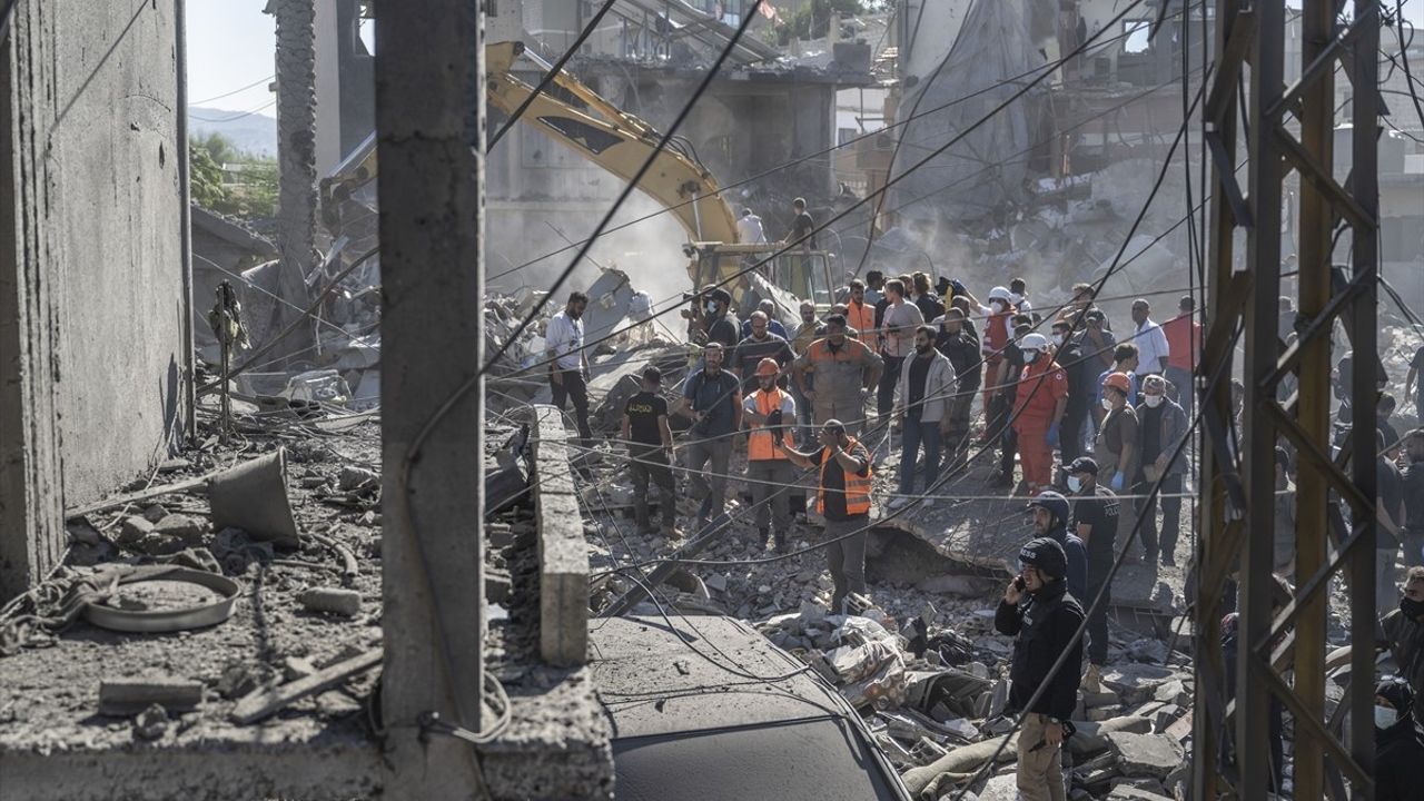 İsrail, Beyrut'ta Hava Saldırılarını Genişletiyor