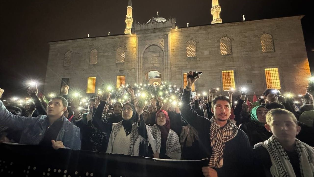 İstanbul'da Gazze Saldırılarına Protesto