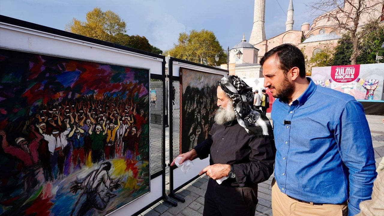 İstanbul'da 'Zulmü Fırçala' Etkinliği Gerçekleşti