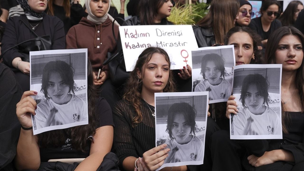 İstanbul Medipol Üniversitesi'nde Kadın Cinayetlerine Protesto