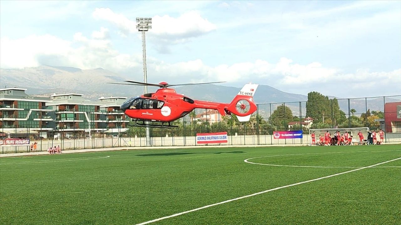 İzmir'de Amatör Futbol Maçına Hava Ambulansı İnişi