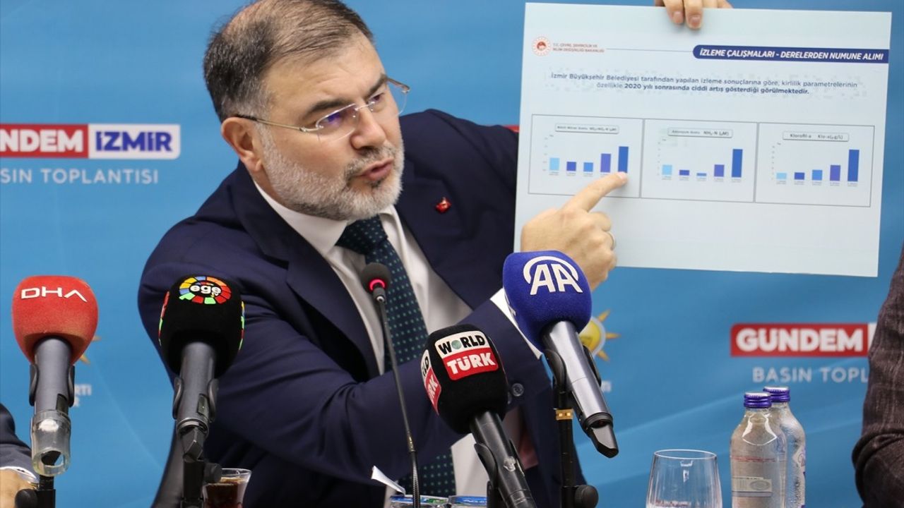 İzmir Körfezi'ndeki Kirlilik Tartışmaları Devam Ediyor