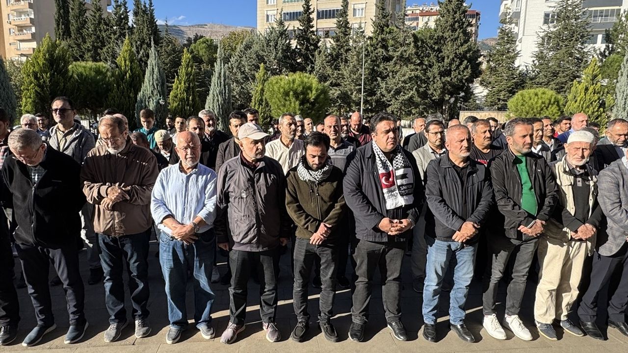 Kahramanmaraş'ta Yahya Sinvar İçin Gıyabi Cenaze Namazı