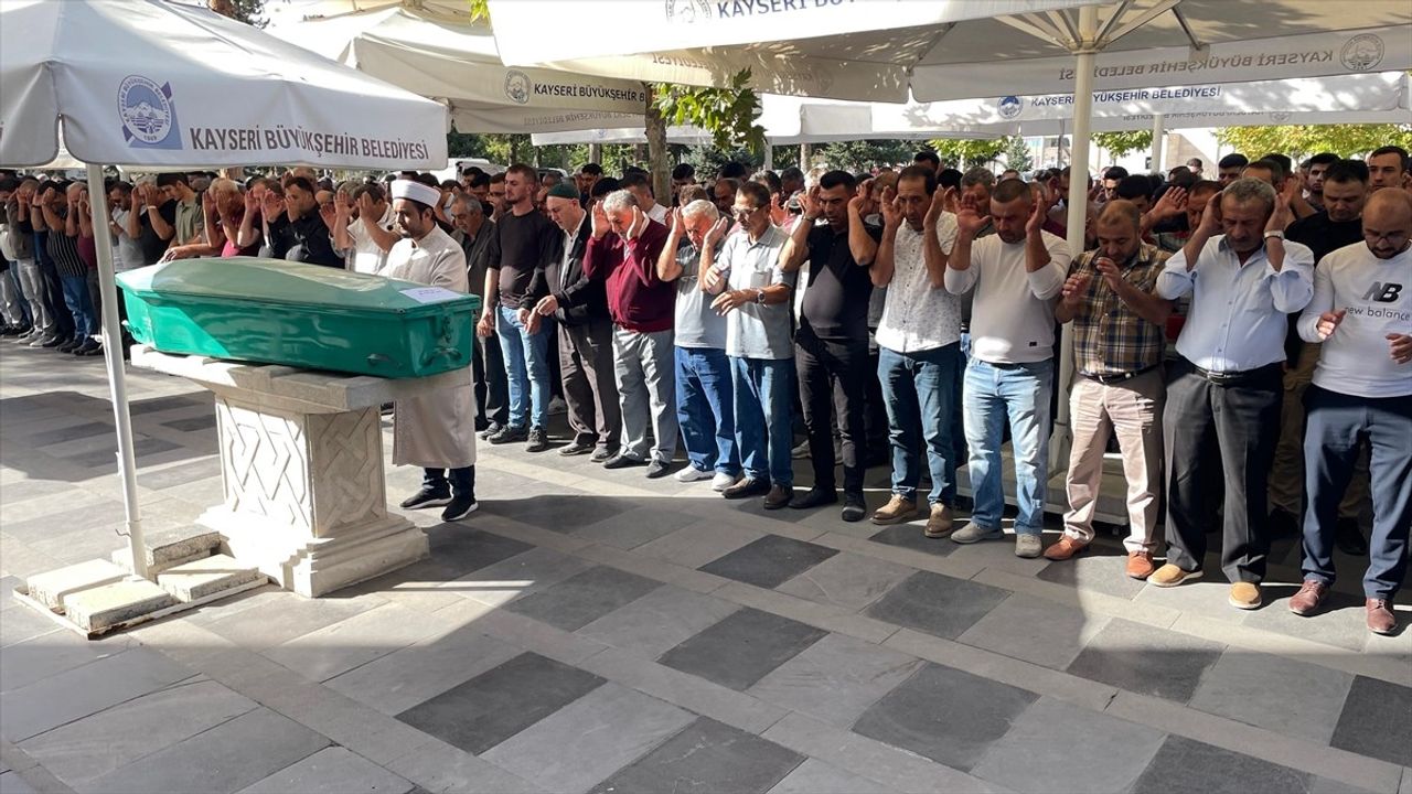 Kayseri'de Bıçaklı Kavga: Bir Ölü, Bir Yaralı