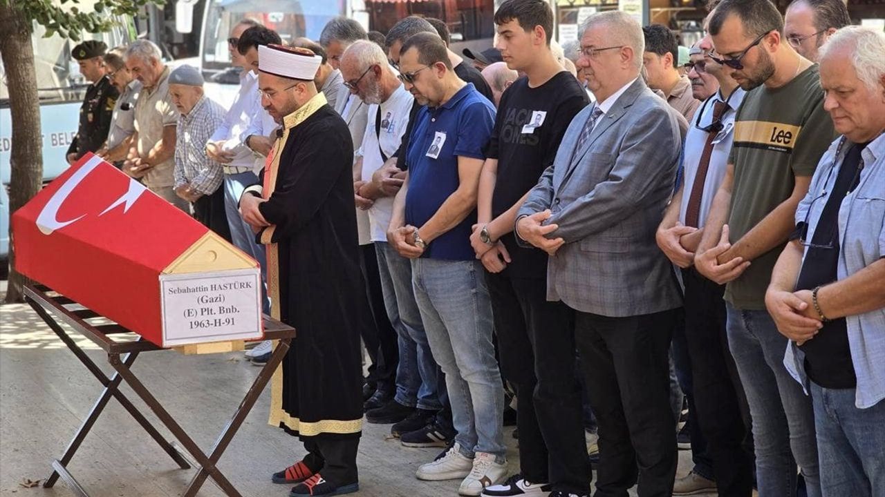 Kıbrıs Gazisi Emekli Binbaşı Sebahattin Hastürk Son Yolculuğuna Uğurlandı