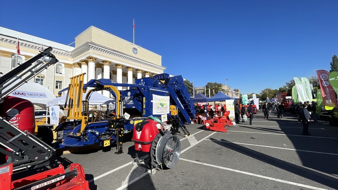 Kırgızistan'da Uluslararası Tarım ve Makineleri Fuarı Açıldı