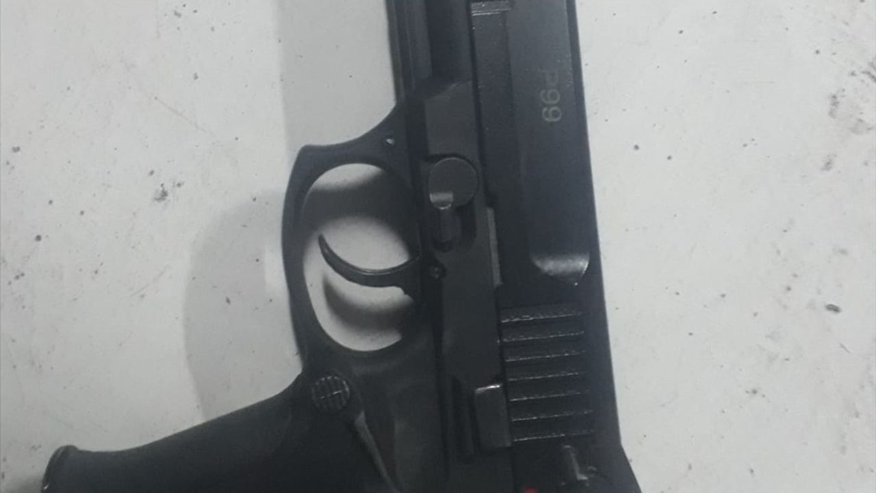 Kırşehir'de Yasa Dışı Silah Ticareti Operasyonu: 5 Tabanca Ele Geçirildi