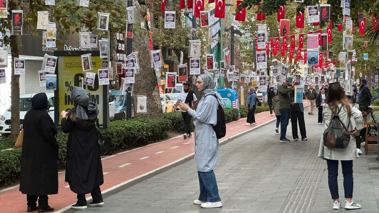 Kocaeli'de Ağaçlar Kitaplarla Büyülendi