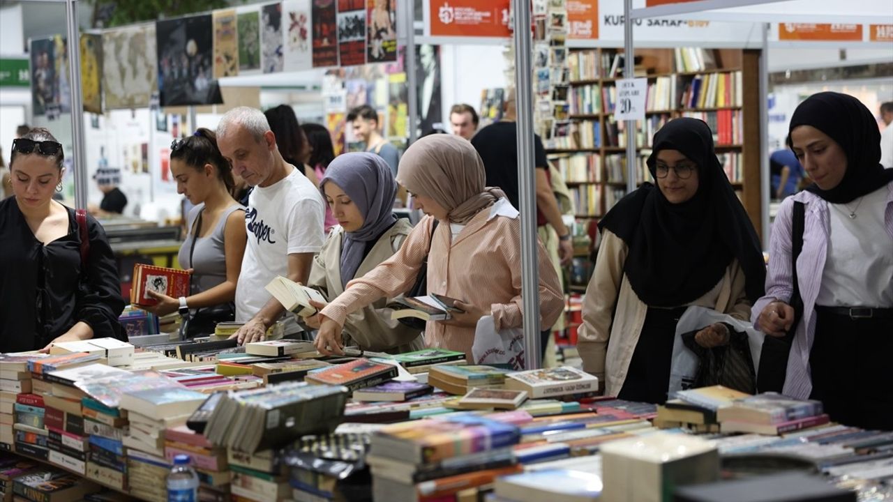 Kocaeli Kitap Fuarı'na Büyük İlgi: 282 Bin Ziyaretçi