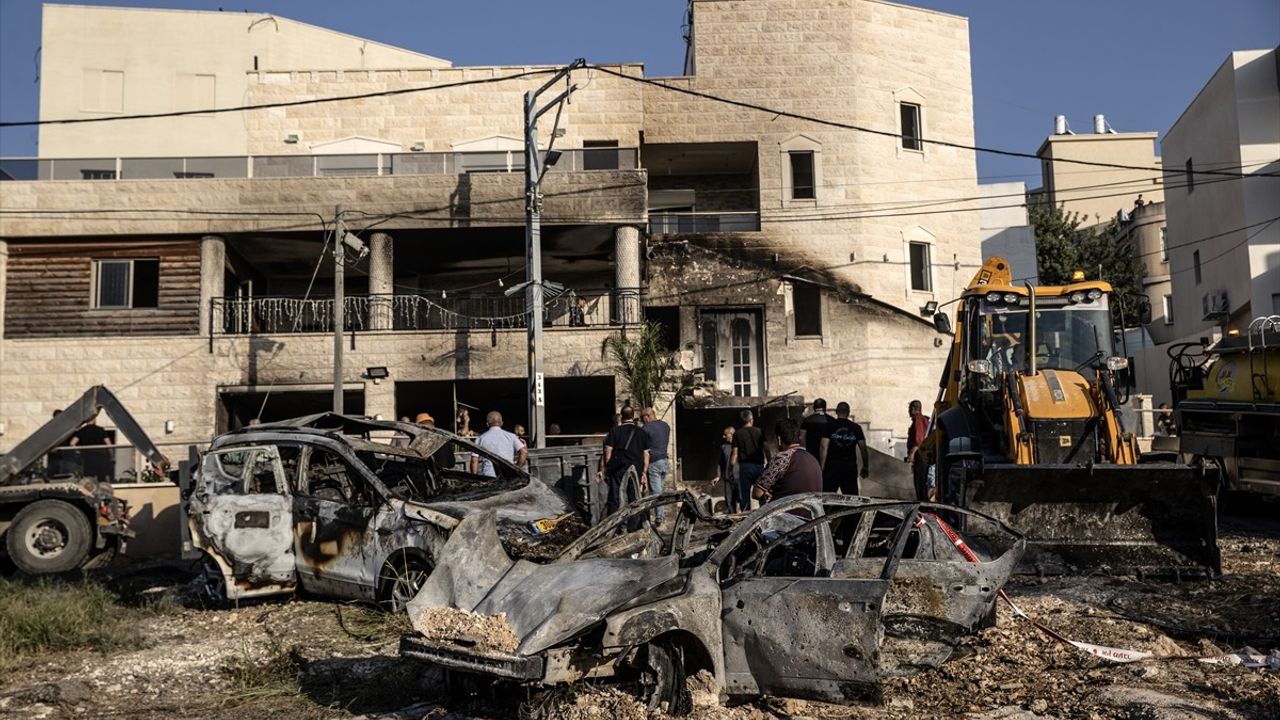 Lübnan'dan İsrail'e Saldırı: 75 Füze Fırlatıldı