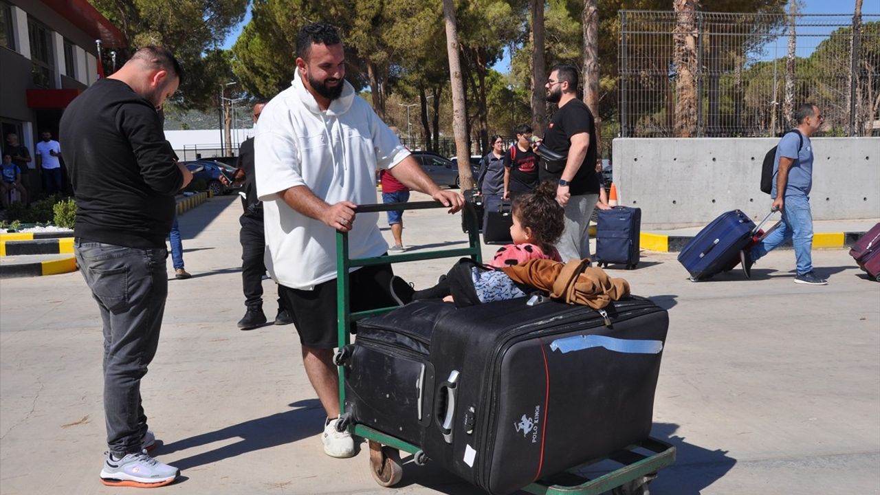 Lübnan'dan Türkiye'ye Giden Yabancı Uyruklular Mersin'e Ulaştı