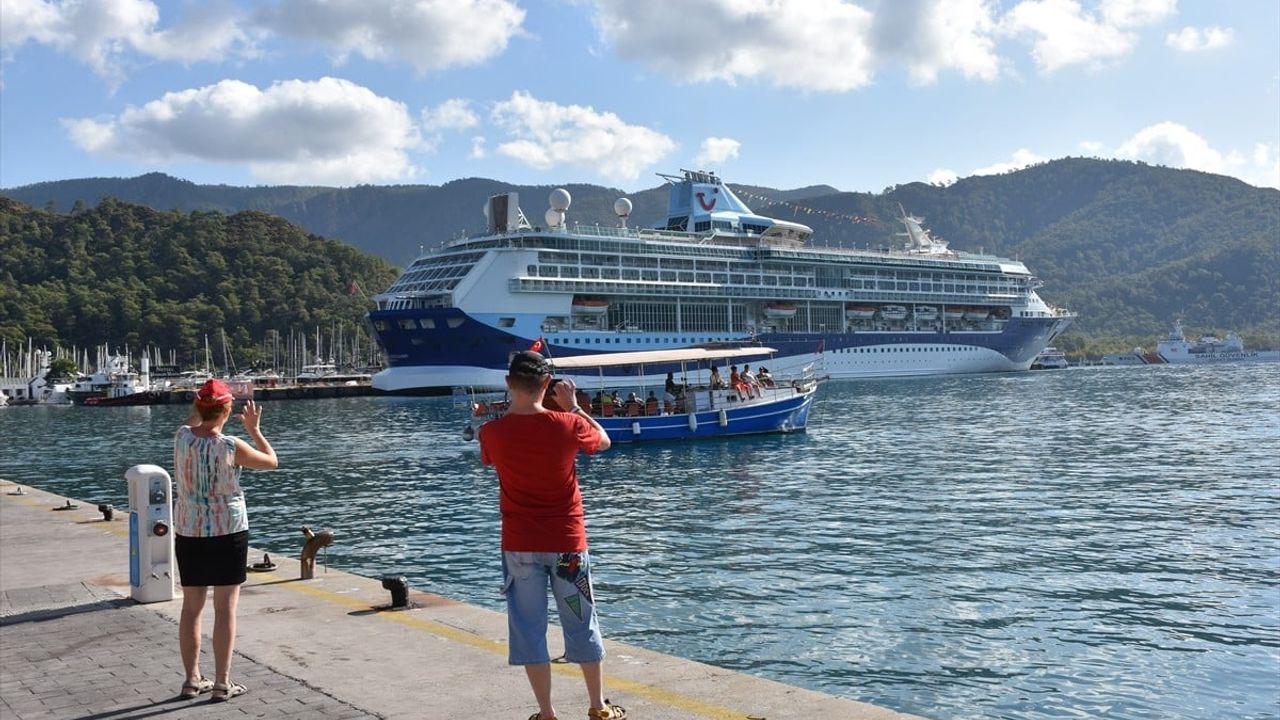 Marella Discovery Kruvaziyeri Marmaris'te Tarihi Bir Ziyaret Gerçekleştirdi